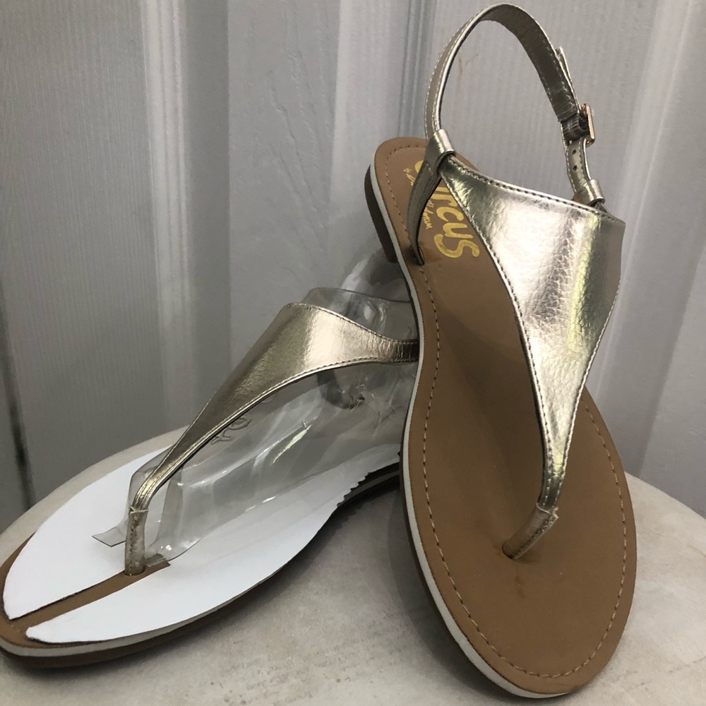 New in box Sam Edelman gold Sandals size 9